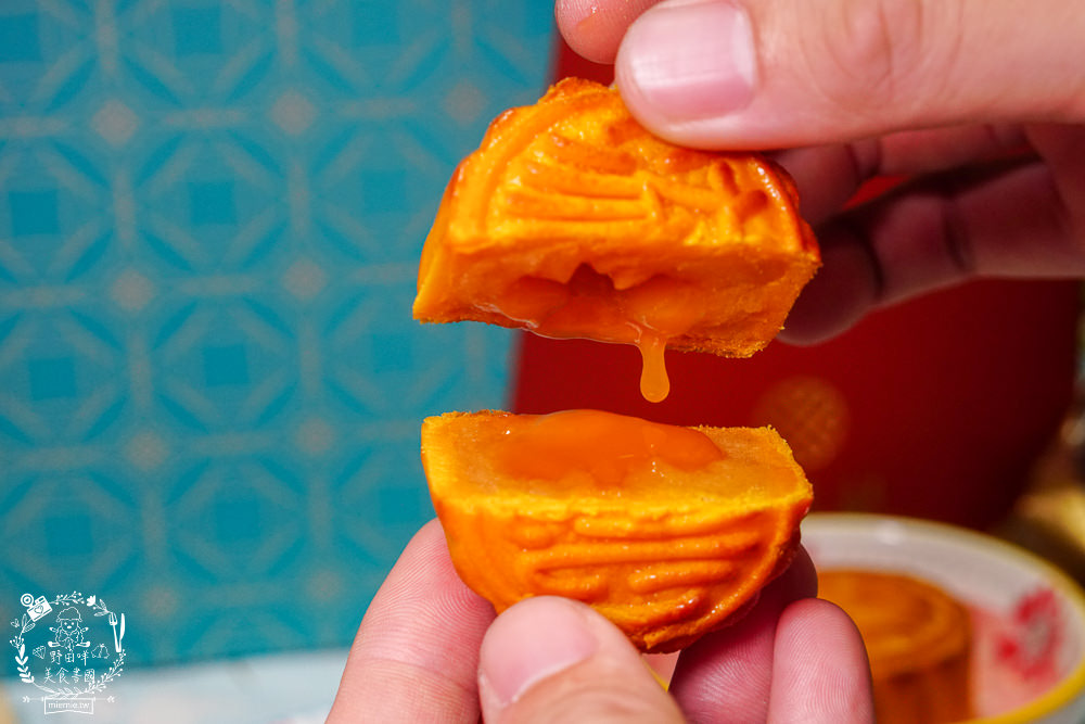 2022月餅推薦[楓茶記]新推出超濃郁洪水瀑布黑芝麻流心月餅!每年秒殺的港式手工菠蘿蛋黃酥+超爆漿的流心奶黃月餅