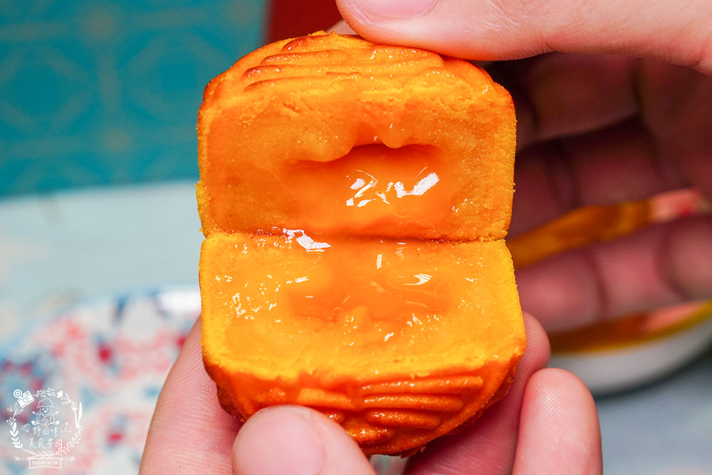 2022月餅推薦[楓茶記]新推出超濃郁洪水瀑布黑芝麻流心月餅!每年秒殺的港式手工菠蘿蛋黃酥+超爆漿的流心奶黃月餅