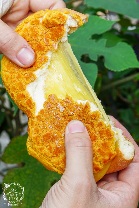 高雄[楓茶記總店冰火菠蘿油]台灣超人氣冰火菠蘿油!邪惡香濃牽絲芝心還不吃爆?