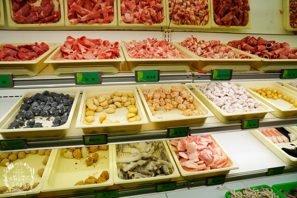 高雄文山特區[極鮮火鍋吃到飽]每逢假日一定排隊!極致豐富的聚餐選擇!