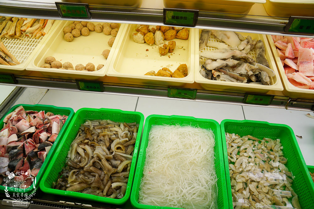 高雄文山特區[極鮮火鍋吃到飽]每逢假日一定排隊!極致豐富的聚餐選擇!