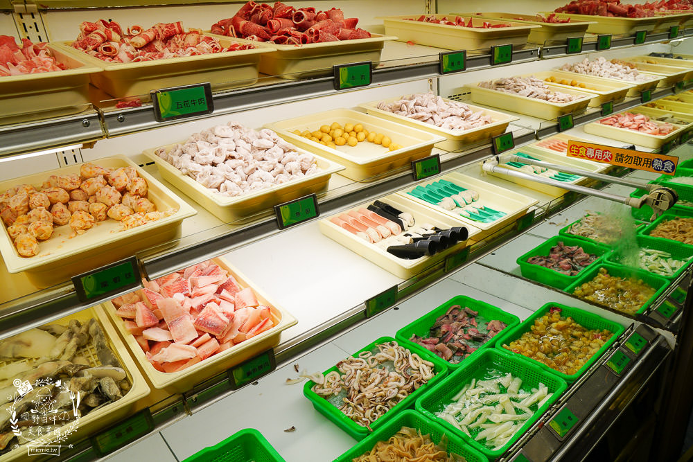 高雄文山特區[極鮮火鍋吃到飽]每逢假日一定排隊!極致豐富的聚餐選擇!