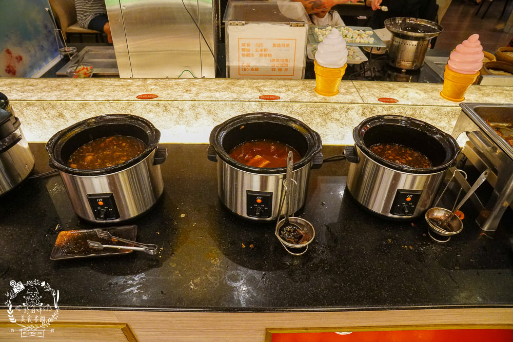 高雄文山特區[極鮮火鍋吃到飽]每逢假日一定排隊!極致豐富的聚餐選擇!