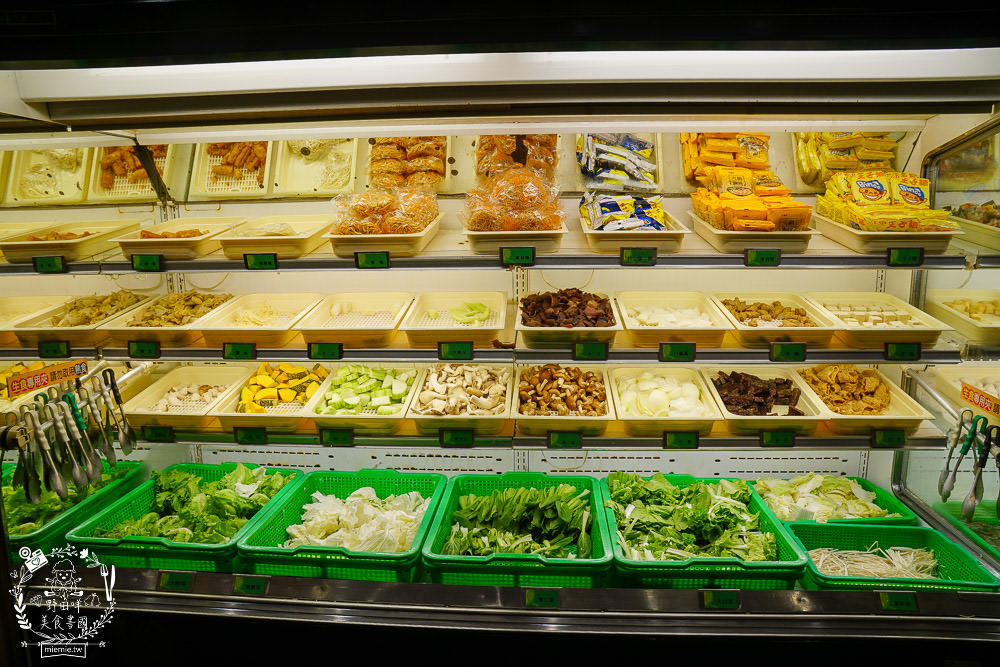 高雄文山特區[極鮮火鍋吃到飽]每逢假日一定排隊!極致豐富的聚餐選擇!