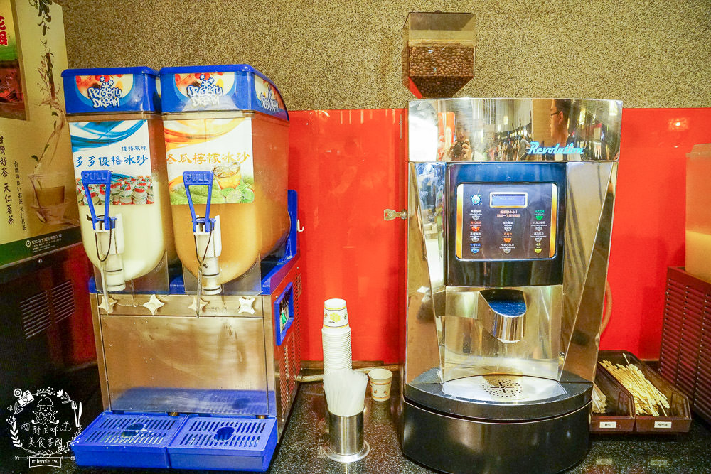 高雄文山特區[極鮮火鍋吃到飽]每逢假日一定排隊!極致豐富的聚餐選擇!