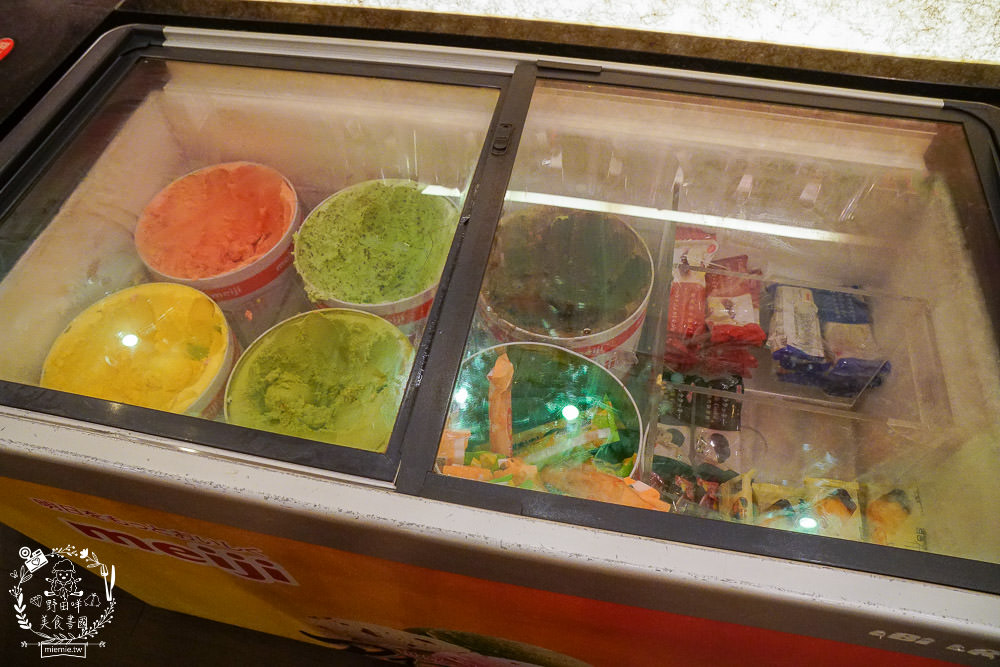 高雄文山特區[極鮮火鍋吃到飽]每逢假日一定排隊!極致豐富的聚餐選擇!