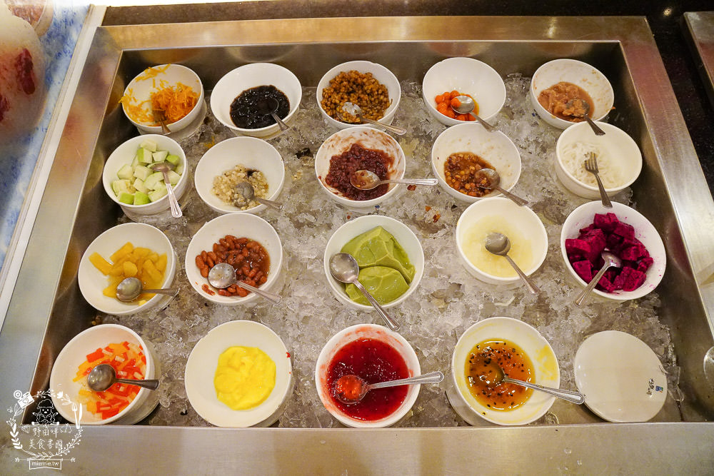 高雄文山特區[極鮮火鍋吃到飽]每逢假日一定排隊!極致豐富的聚餐選擇!