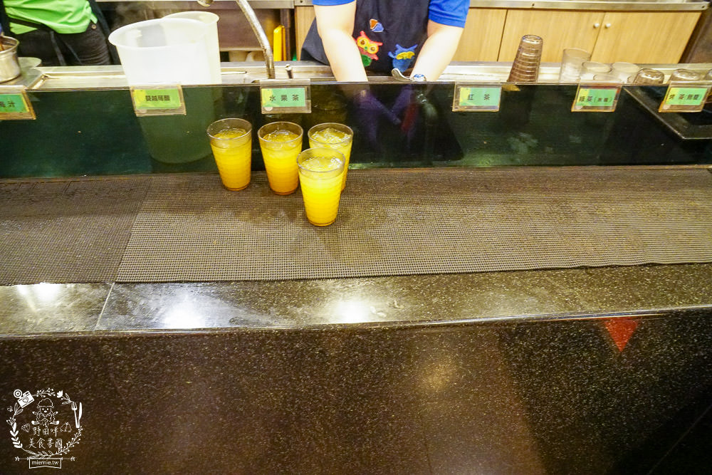 高雄文山特區[極鮮火鍋吃到飽]每逢假日一定排隊!極致豐富的聚餐選擇!