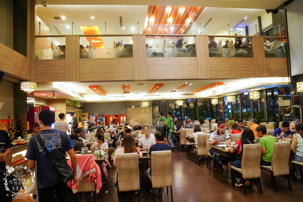 高雄文山特區[極鮮火鍋吃到飽]每逢假日一定排隊!極致豐富的聚餐選擇!
