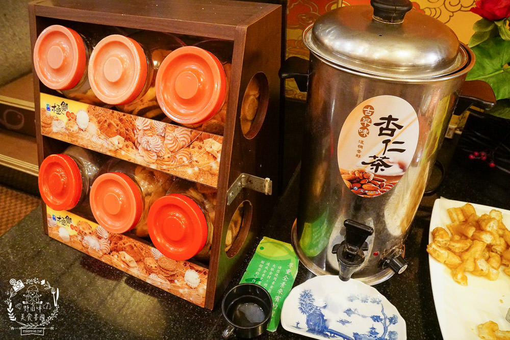 高雄文山特區[極鮮火鍋吃到飽]每逢假日一定排隊!極致豐富的聚餐選擇!