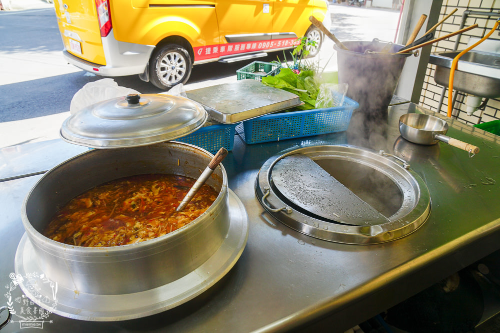 枋寮人氣小吃[榕樹下酸辣湯]30年在地饕客推薦的好滋味!人氣水餃常常提早完售!酸辣湯老饕必點!