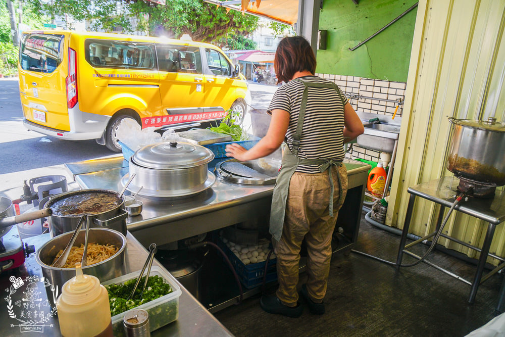枋寮人氣小吃[榕樹下酸辣湯]30年在地饕客推薦的好滋味!人氣水餃常常提早完售!酸辣湯老饕必點!