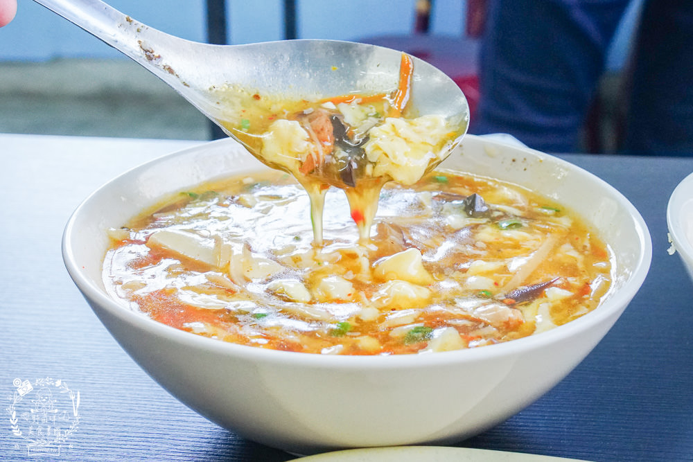 枋寮人氣小吃[榕樹下酸辣湯]30年在地饕客推薦的好滋味!人氣水餃常常提早完售!酸辣湯老饕必點!