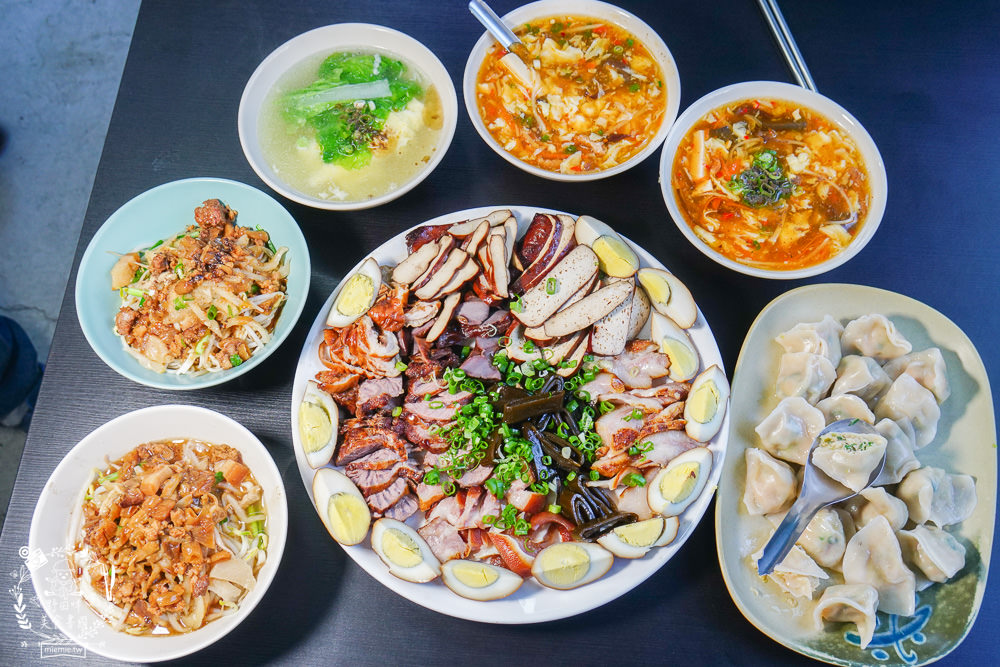 枋寮人氣小吃[榕樹下酸辣湯]30年在地饕客推薦的好滋味!人氣水餃常常提早完售!酸辣湯老饕必點!