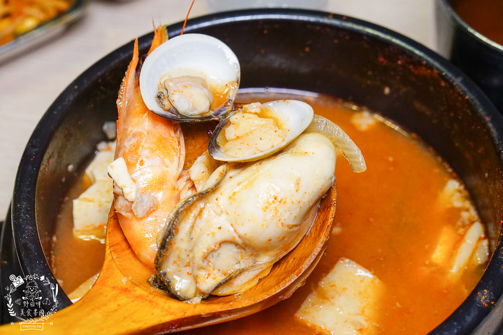 高雄[槿韓食堂韓式料理吃到飽]32種韓國料理吃到飽!怕辣的人也敢吃?!順便一起愛的迫降吧!