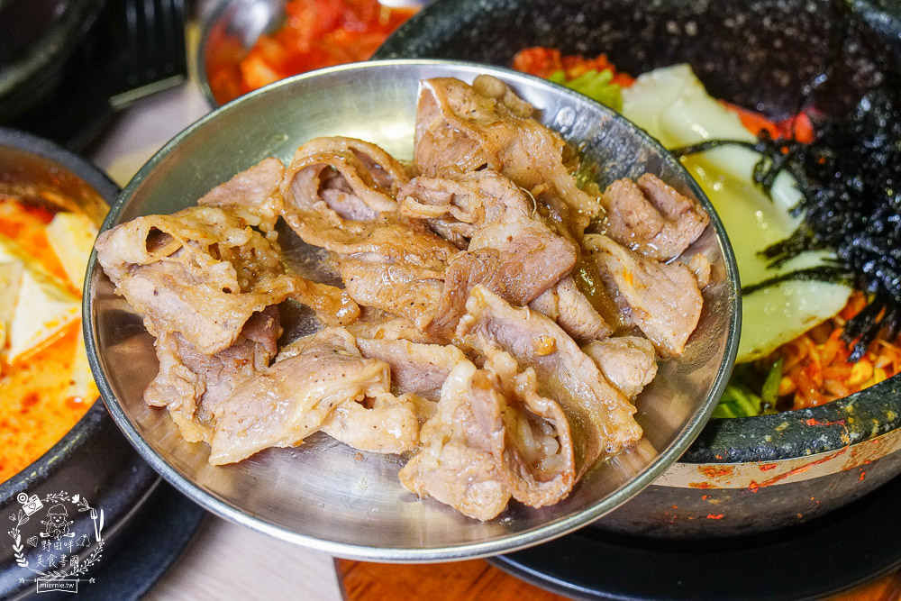 高雄[槿韓食堂韓式料理吃到飽]32種韓國料理吃到飽!怕辣的人也敢吃?!順便一起愛的迫降吧!