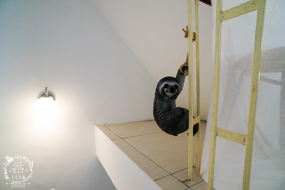 鳳山隱藏版咖啡廳[樹苒小鎮咖啡甜點店]純白簡約的浪漫下午茶甜點店!漫步調享受慵懶時光