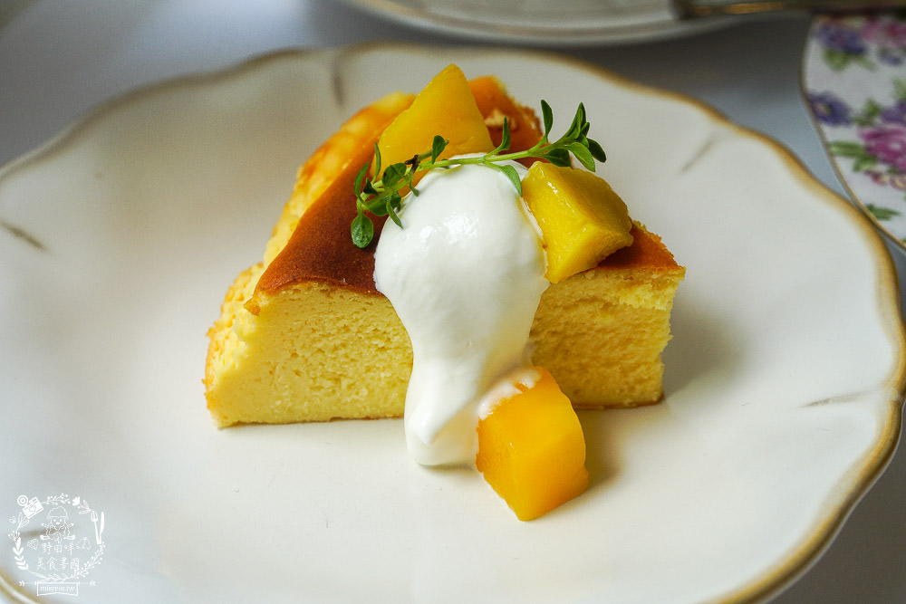 鳳山隱藏版咖啡廳[樹苒小鎮咖啡甜點店]純白簡約的浪漫下午茶甜點店!漫步調享受慵懶時光