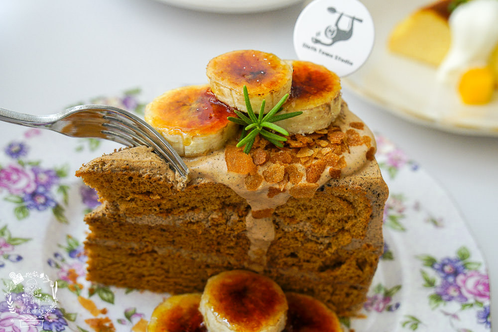 鳳山隱藏版咖啡廳[樹苒小鎮咖啡甜點店]純白簡約的浪漫下午茶甜點店!漫步調享受慵懶時光