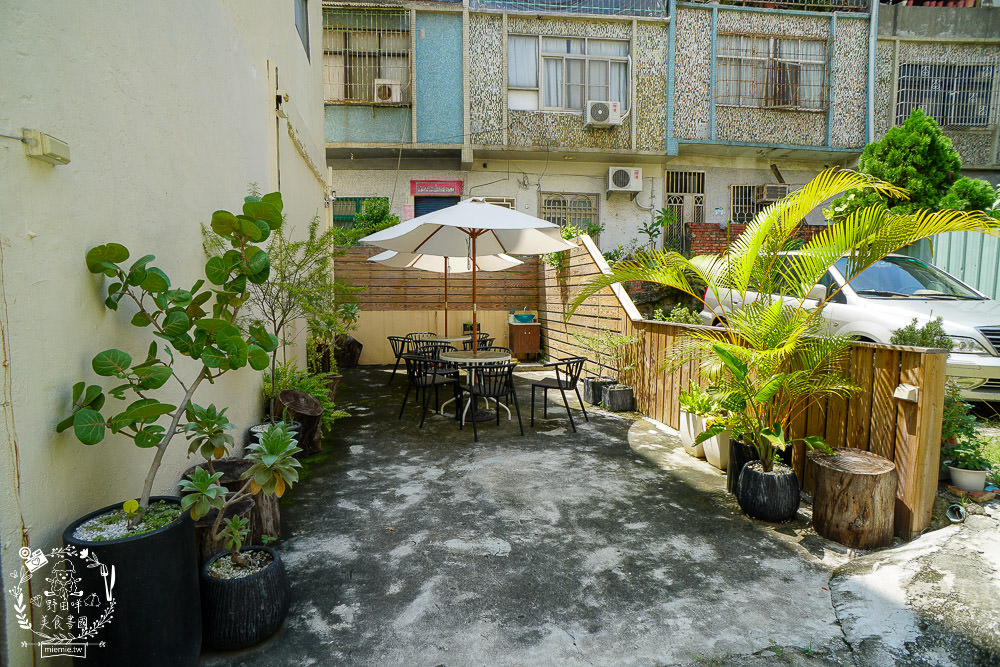 鳳山隱藏版咖啡廳[樹苒小鎮咖啡甜點店]純白簡約的浪漫下午茶甜點店!漫步調享受慵懶時光