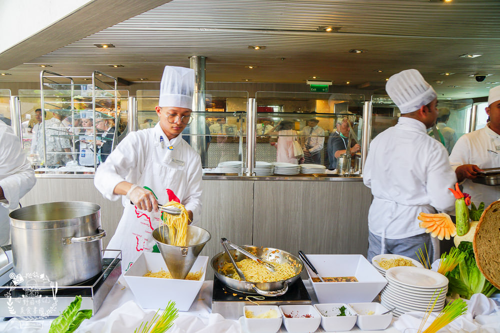 高雄郵輪2023!歌詩達郵輪莎倫娜號開箱!海上假期暢遊日本沖繩+石垣島+宮古島價錢與日期|第三、四人6900元起