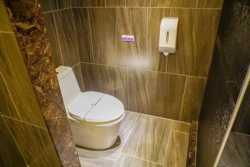 高雄鳳山歐閣精品汽車旅館|全新開幕別緻汽旅|55吋液晶電視|蒸氣放鬆設備