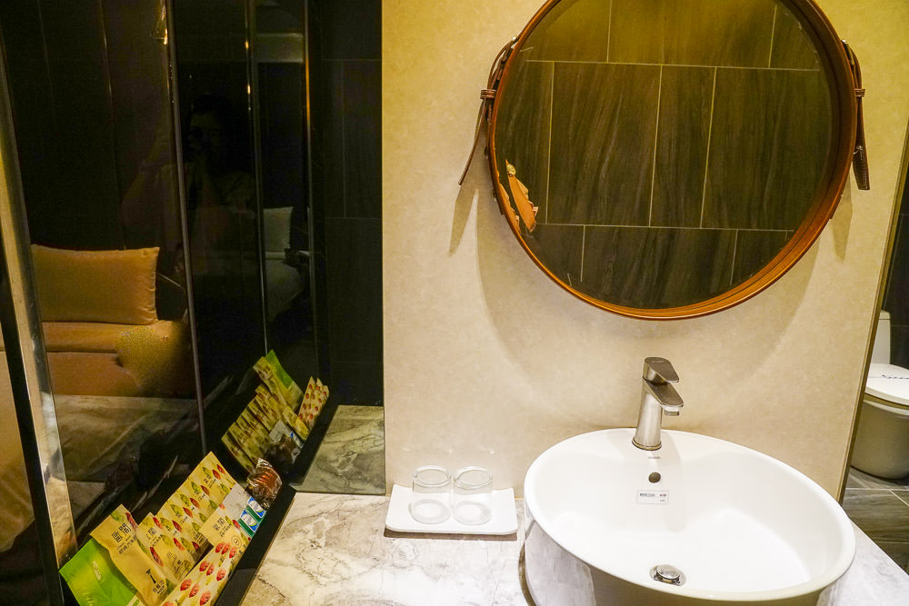 高雄鳳山歐閣精品汽車旅館|全新開幕別緻汽旅|55吋液晶電視|蒸氣放鬆設備