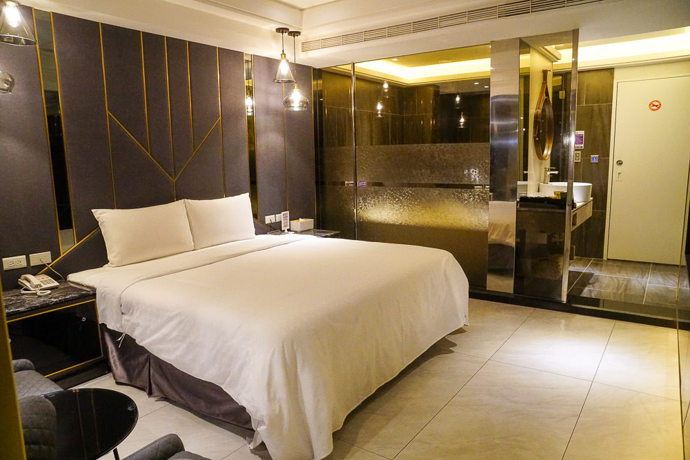 高雄鳳山歐閣精品汽車旅館|全新開幕別緻汽旅|55吋液晶電視|蒸氣放鬆設備