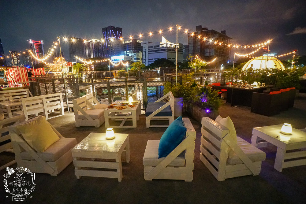 高雄[比爾比夫熟成牛排海景餐廳]22號碼頭超浪漫景觀餐廳!絢麗燈光絕美動人!