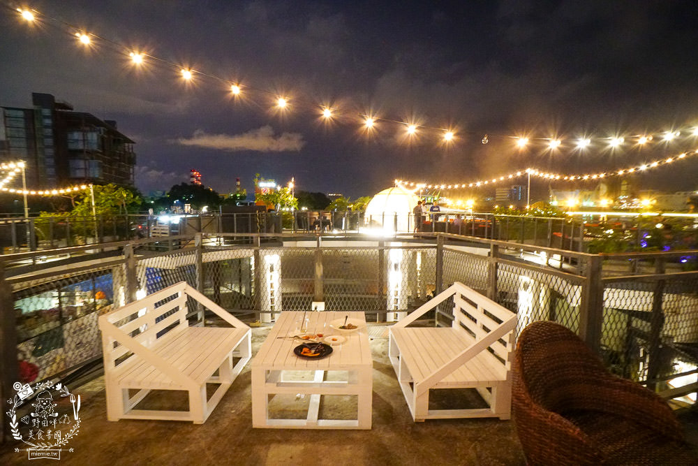 高雄[比爾比夫熟成牛排海景餐廳]22號碼頭超浪漫景觀餐廳!絢麗燈光絕美動人!