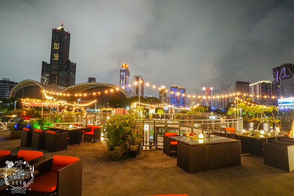 高雄[比爾比夫熟成牛排海景餐廳]22號碼頭超浪漫景觀餐廳!絢麗燈光絕美動人!