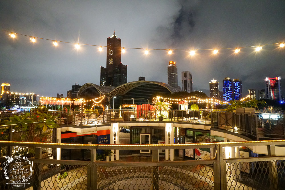 高雄[比爾比夫熟成牛排海景餐廳]22號碼頭超浪漫景觀餐廳!絢麗燈光絕美動人!