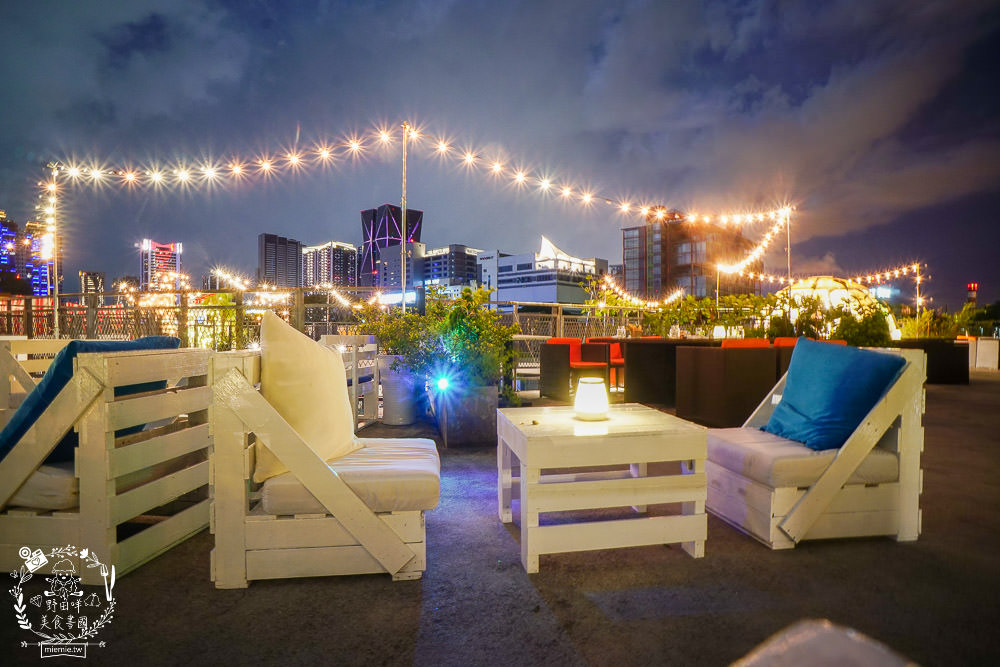高雄[比爾比夫熟成牛排海景餐廳]22號碼頭超浪漫景觀餐廳!絢麗燈光絕美動人!