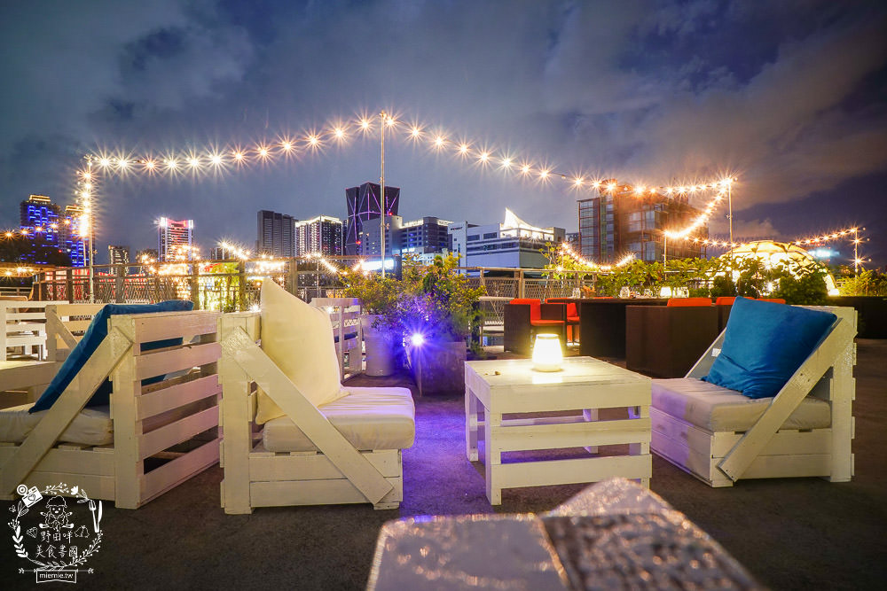 高雄[比爾比夫熟成牛排海景餐廳]22號碼頭超浪漫景觀餐廳!絢麗燈光絕美動人!