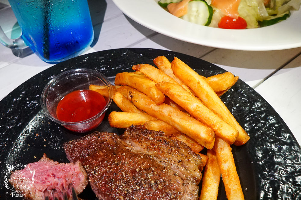 高雄[比爾比夫熟成牛排海景餐廳]22號碼頭超浪漫景觀餐廳!絢麗燈光絕美動人!