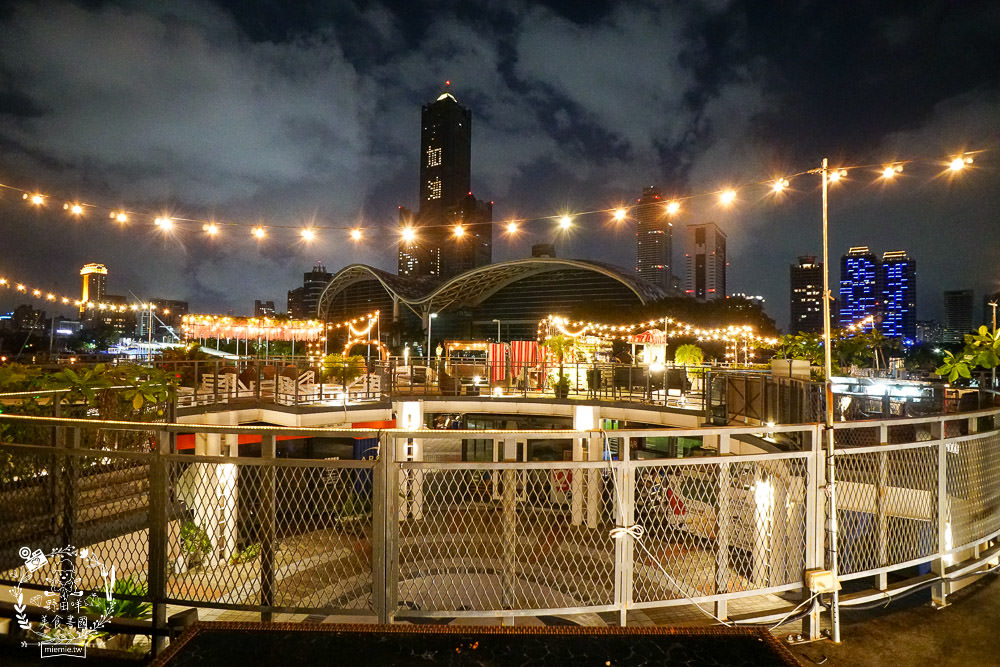 高雄[比爾比夫熟成牛排海景餐廳]22號碼頭超浪漫景觀餐廳!絢麗燈光絕美動人!