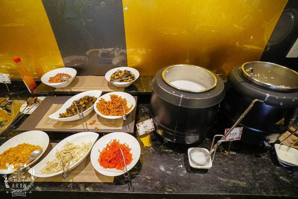 台中汽車旅館[水雲端旗艦概念旅館]精緻宵夜/豐盛自助早餐/親子遊樂區/健身房