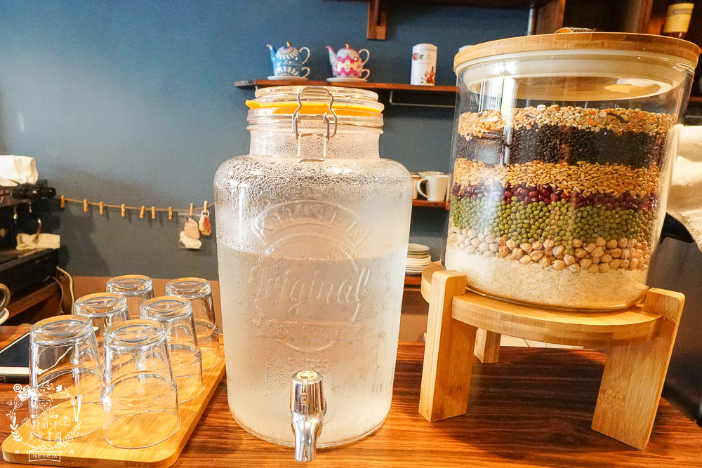 高雄[沒有包裝咖啡廳輕食料理]新崛江熱門IG打卡網美店!鬆軟司康香甜美味