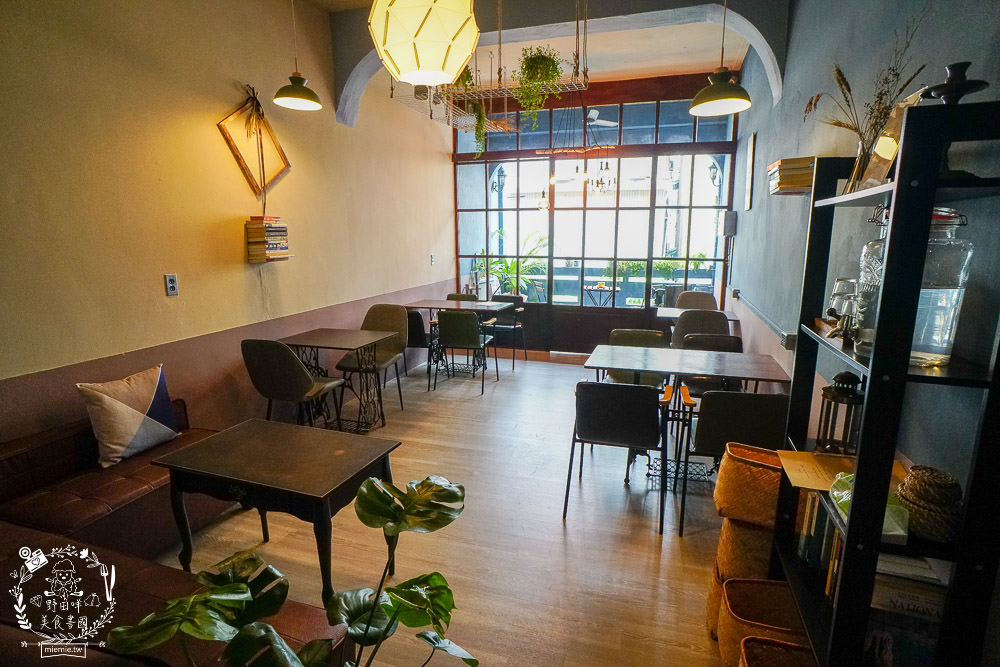 高雄[沒有包裝咖啡廳輕食料理]新崛江熱門IG打卡網美店!鬆軟司康香甜美味