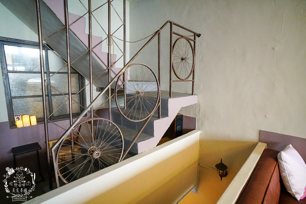 高雄[沒有包裝咖啡廳輕食料理]新崛江熱門IG打卡網美店!鬆軟司康香甜美味