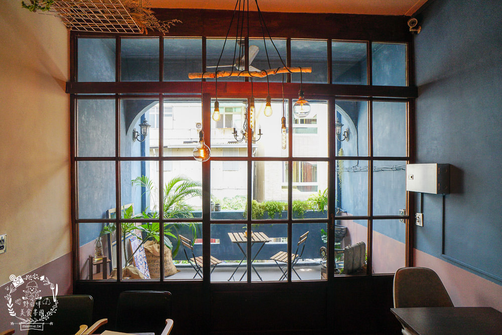 高雄[沒有包裝咖啡廳輕食料理]新崛江熱門IG打卡網美店!鬆軟司康香甜美味