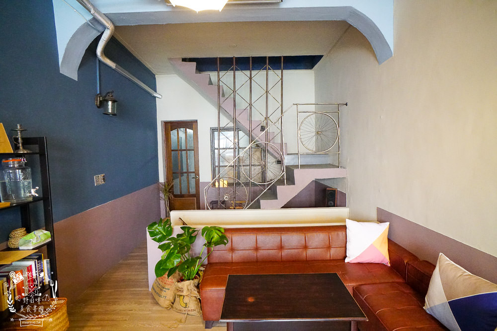 高雄[沒有包裝咖啡廳輕食料理]新崛江熱門IG打卡網美店!鬆軟司康香甜美味