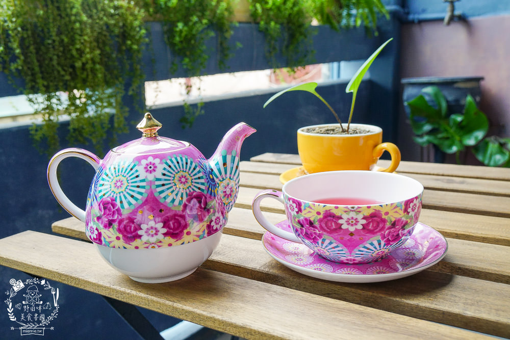 高雄[沒有包裝咖啡廳輕食料理]新崛江熱門IG打卡網美店!鬆軟司康香甜美味