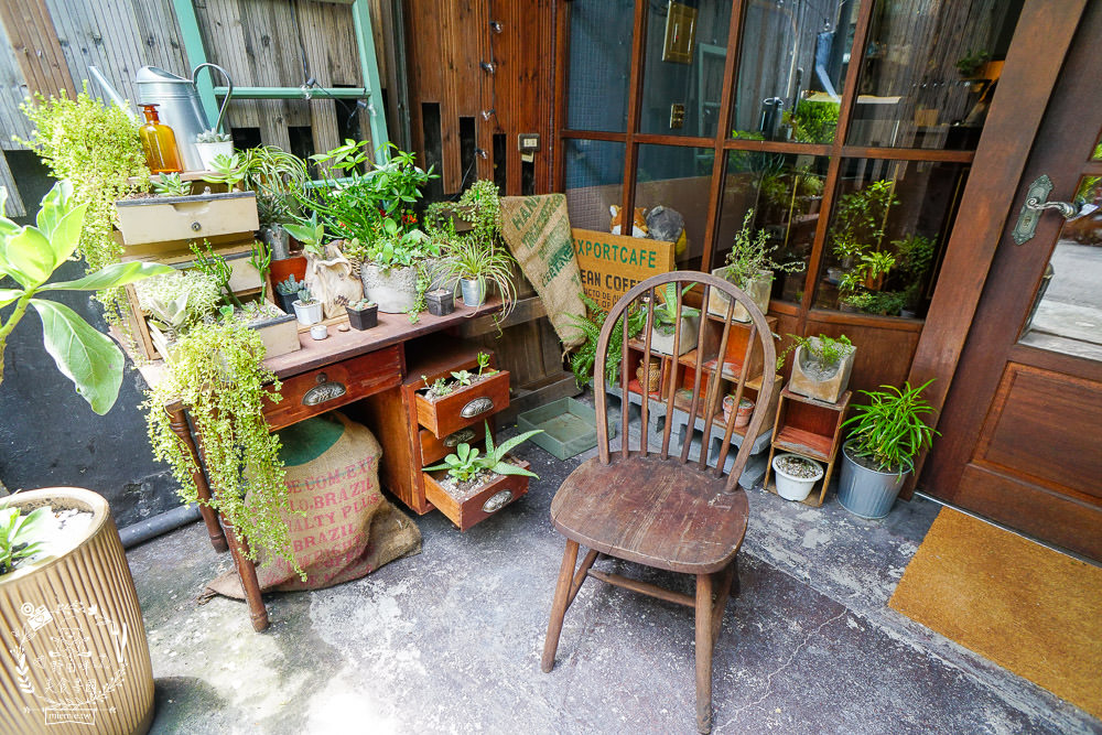 高雄[沒有包裝咖啡廳輕食料理]新崛江熱門IG打卡網美店!鬆軟司康香甜美味