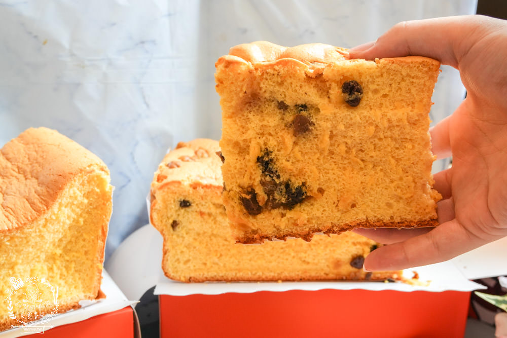 高雄[法朗西斯古早味蛋糕]隱藏在金獅湖市場每天只賣四小時的高CP值古早味蛋糕!