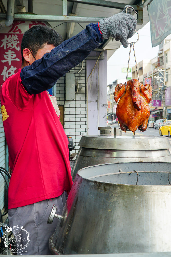 高雄烤雞推薦[泰式瘋烤雞大寮店]連平日都人潮滿滿的高CP值烤雞?銷魂泰式醬酸辣超開胃!