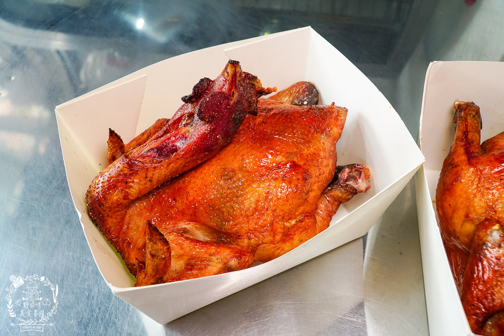 高雄烤雞推薦[泰式瘋烤雞大寮店]連平日都人潮滿滿的高CP值烤雞?銷魂泰式醬酸辣超開胃!