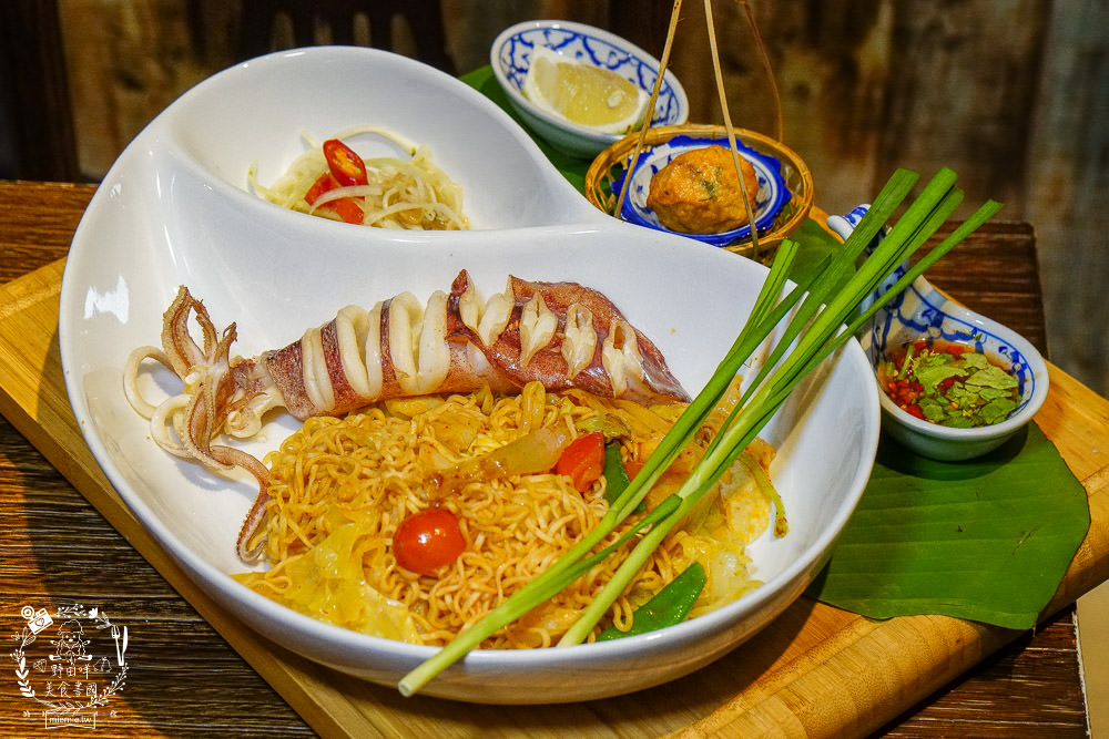 高雄網美餐廳[泰泰餐桌]一個人也可爽吃泰國料理/河堤路絕美餐廳