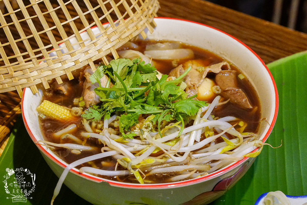 高雄網美餐廳[泰泰餐桌]一個人也可爽吃泰國料理/河堤路絕美餐廳