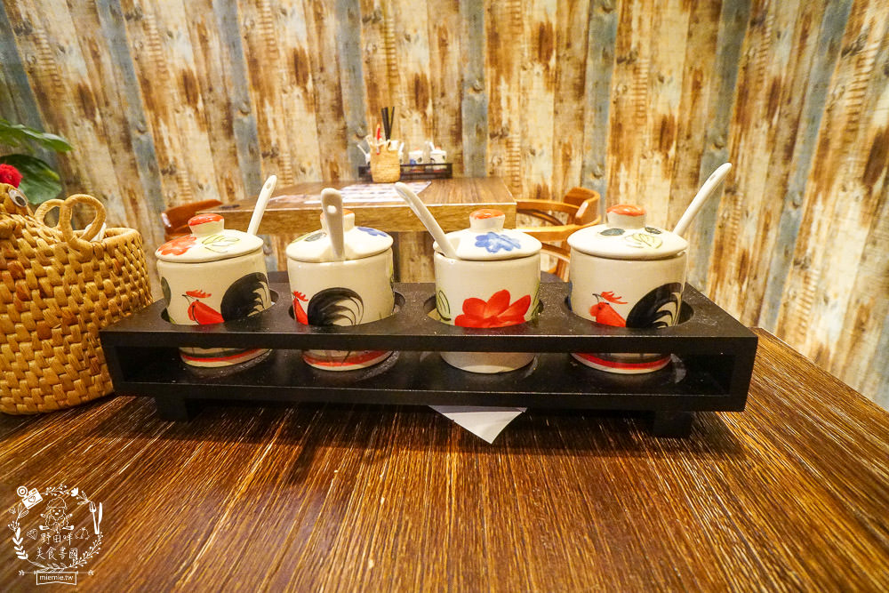 高雄網美餐廳[泰泰餐桌]一個人也可爽吃泰國料理/河堤路絕美餐廳